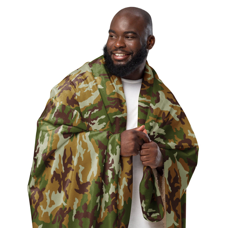 American M81 Olive Brush Woodland CAMO Sherpa Blanket
