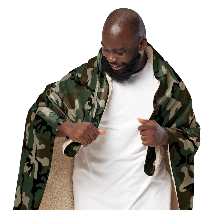 American M81 Woodland CAMO Sherpa Blanket