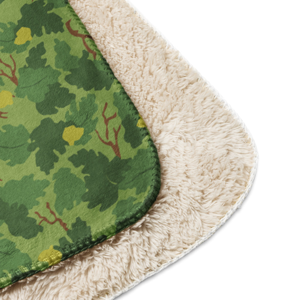 American Mitchell Wine Leaf Green CAMO Sherpa blanket - Blanket