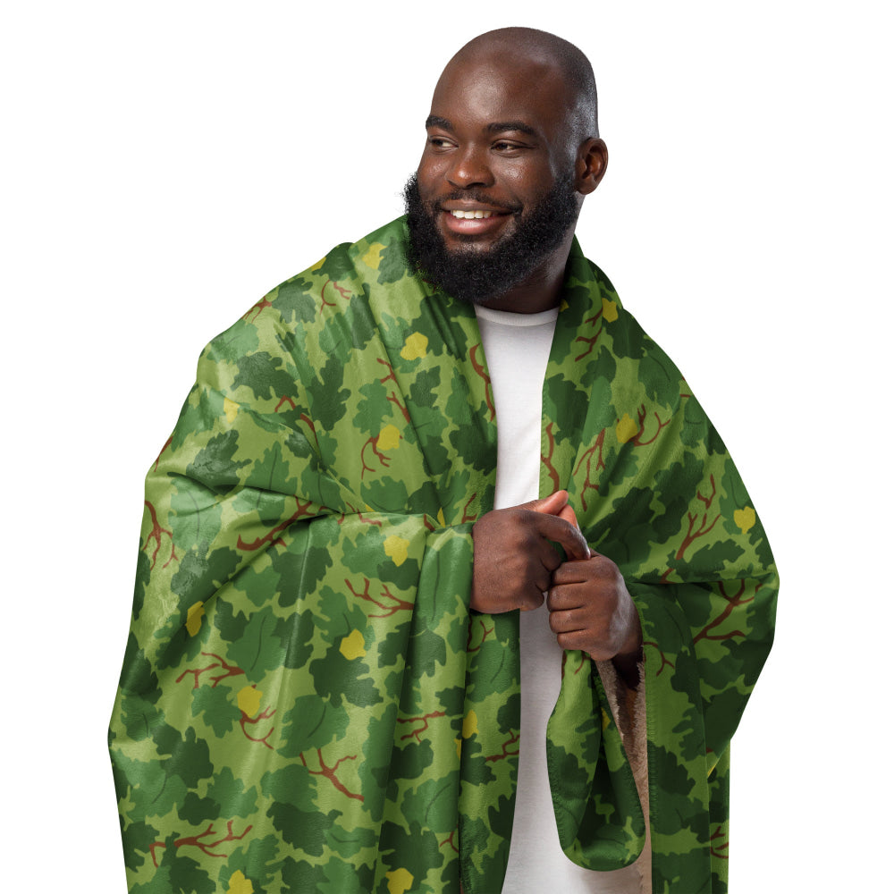 American Mitchell Wine Leaf Green CAMO Sherpa blanket - Blanket