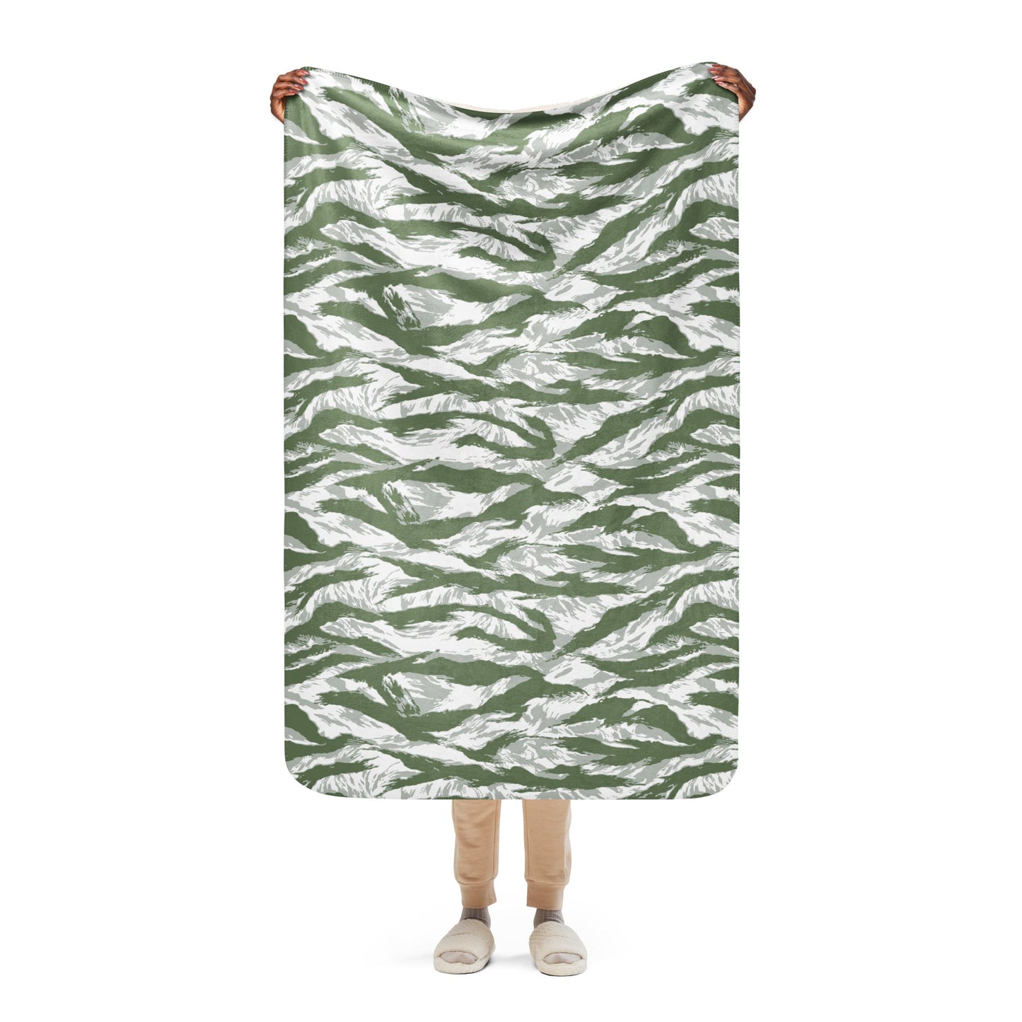 American Tiger Stripe Arctic Noorvik CAMO Sherpa blanket - 37″×57″ - Blanket