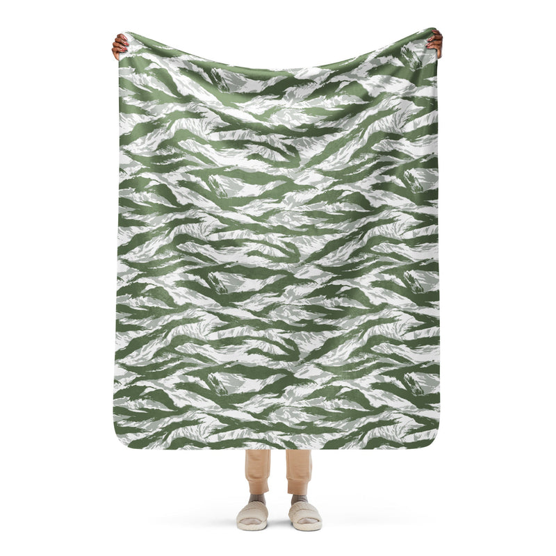 Tiger Stripe Arctic Noorvik CAMO Sherpa Blanket - 50″×60″