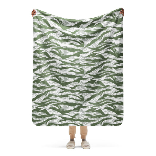 Tiger Stripe Arctic Noorvik CAMO Sherpa Blanket - 50″×60″