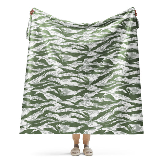 American Tiger Stripe Arctic Noorvik CAMO Sherpa blanket - 60″×80″ - Blanket