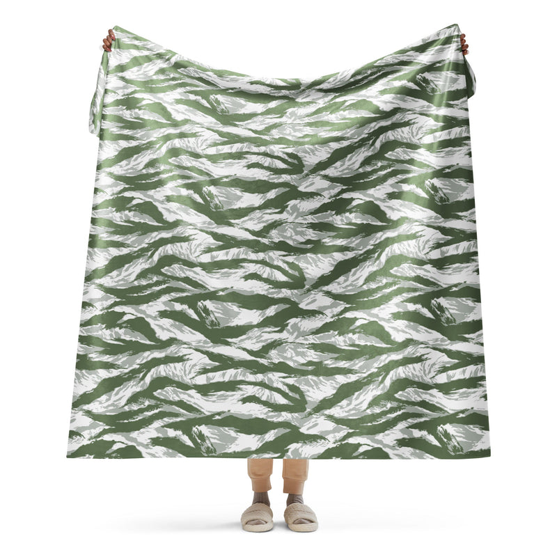 Tiger Stripe Arctic Noorvik CAMO Sherpa Blanket - 60″×80″