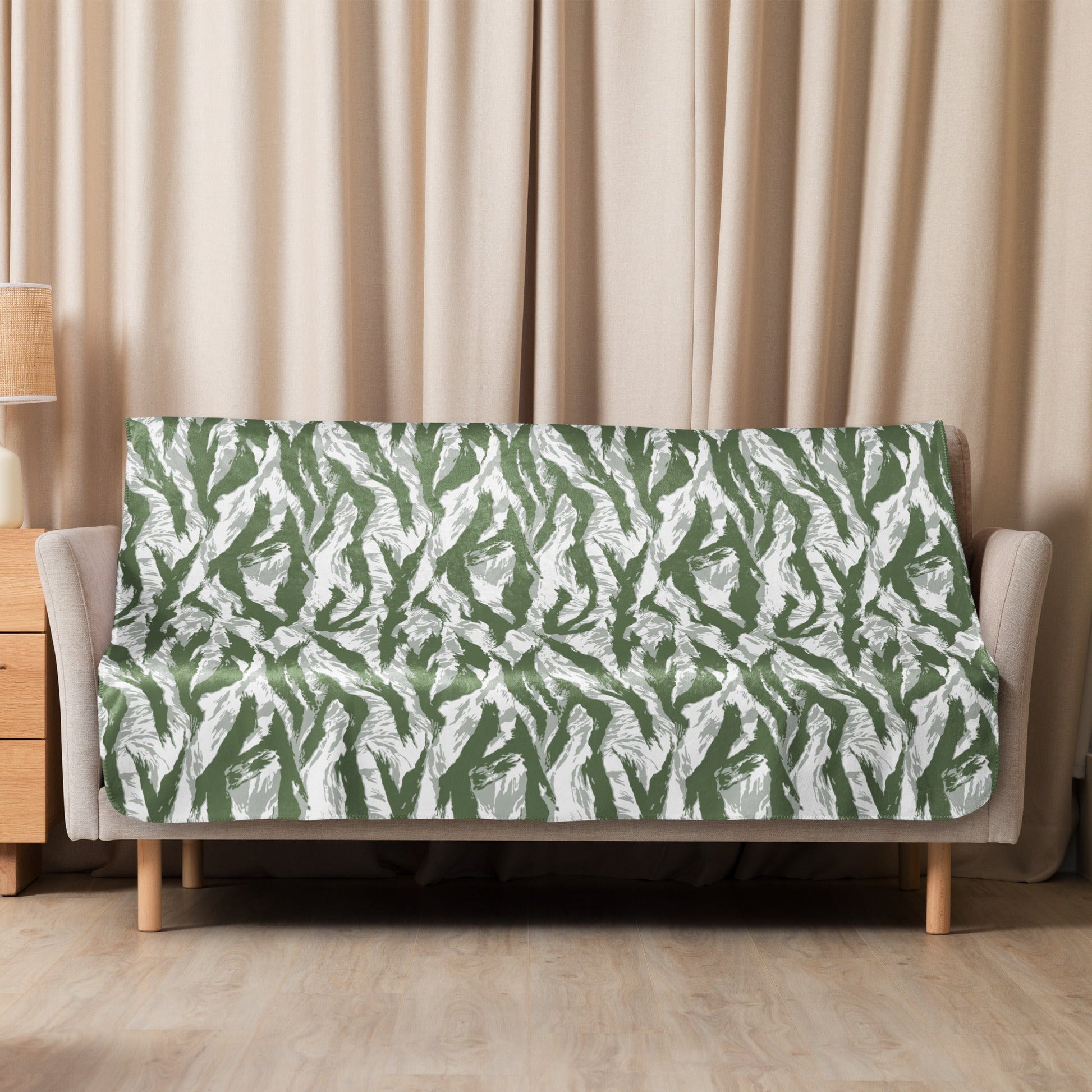 American Tiger Stripe Arctic Noorvik CAMO Sherpa blanket - Blanket