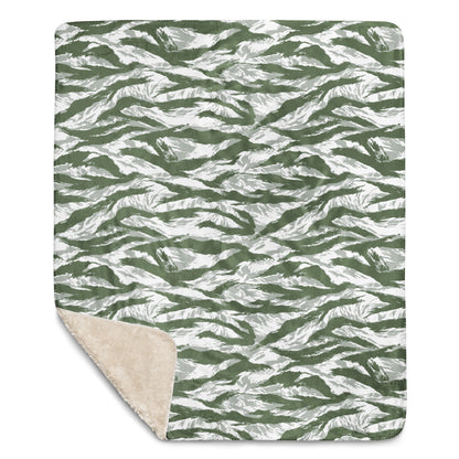 American Tiger Stripe Arctic Noorvik CAMO Sherpa blanket - Blanket