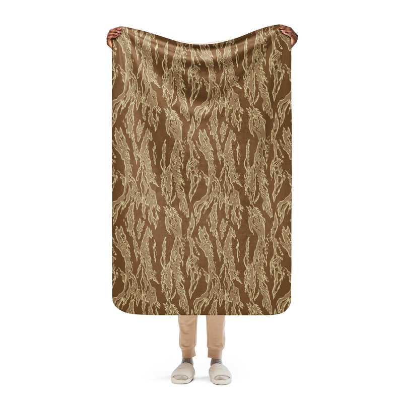 Tiger Stripe Desert CAMO Sherpa Blanket - 37″×57″