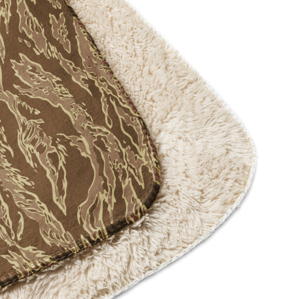 American Tiger Stripe Desert CAMO Sherpa blanket - Blanket