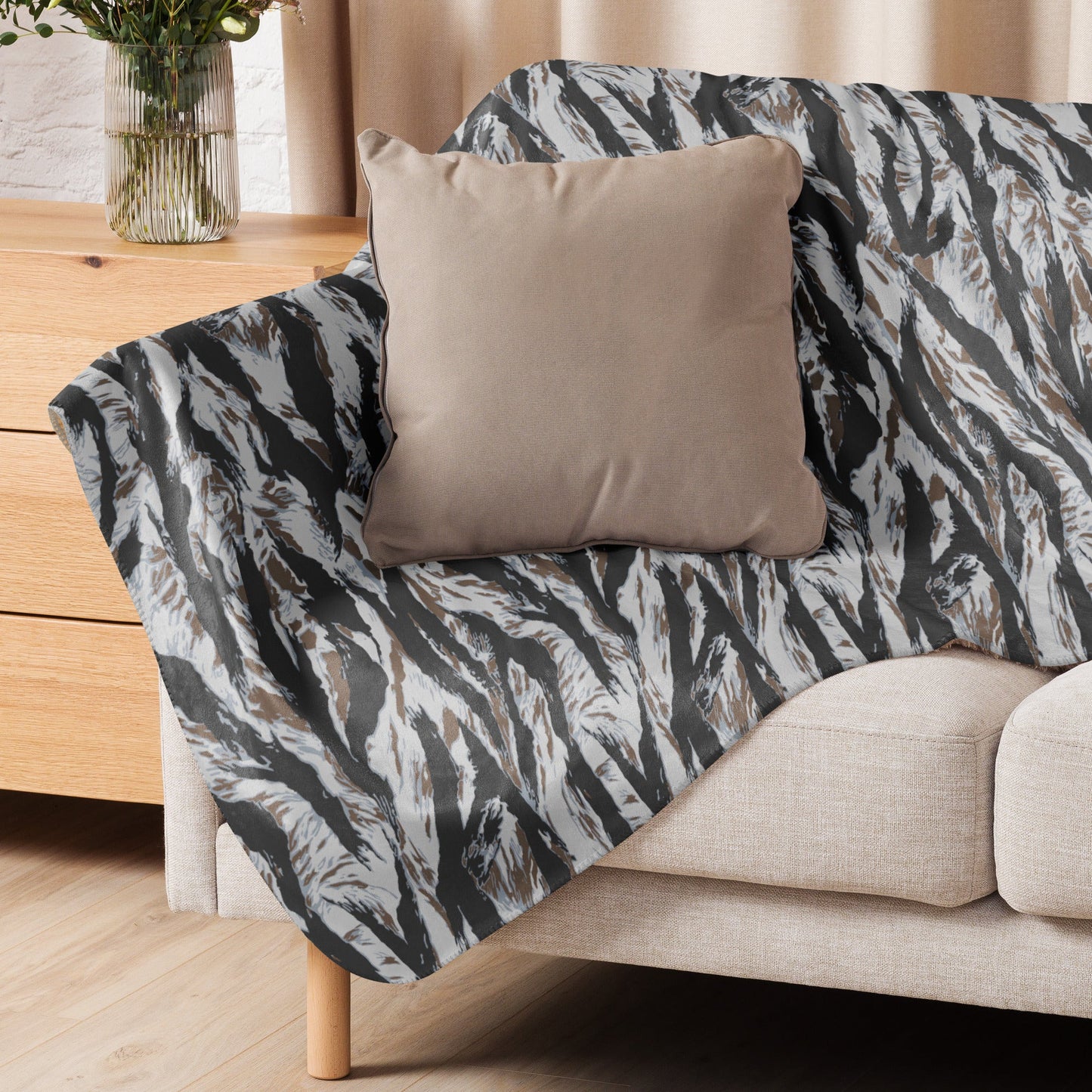 American Tiger Stripe Frostbite CAMO Sherpa blanket - Blankets