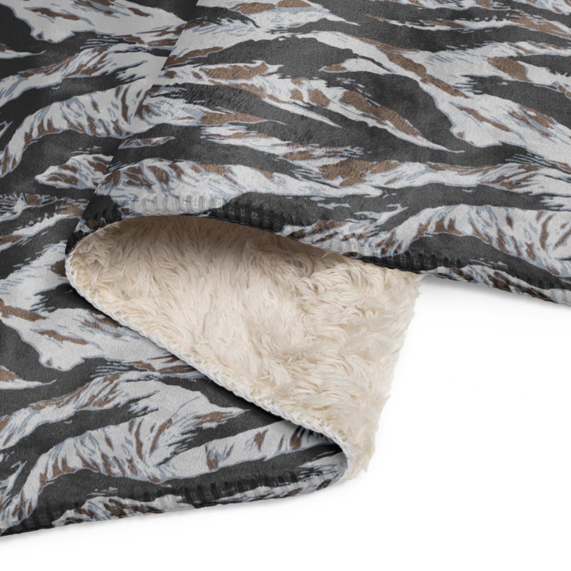 American Tiger Stripe Frostbite CAMO Sherpa blanket - Blankets