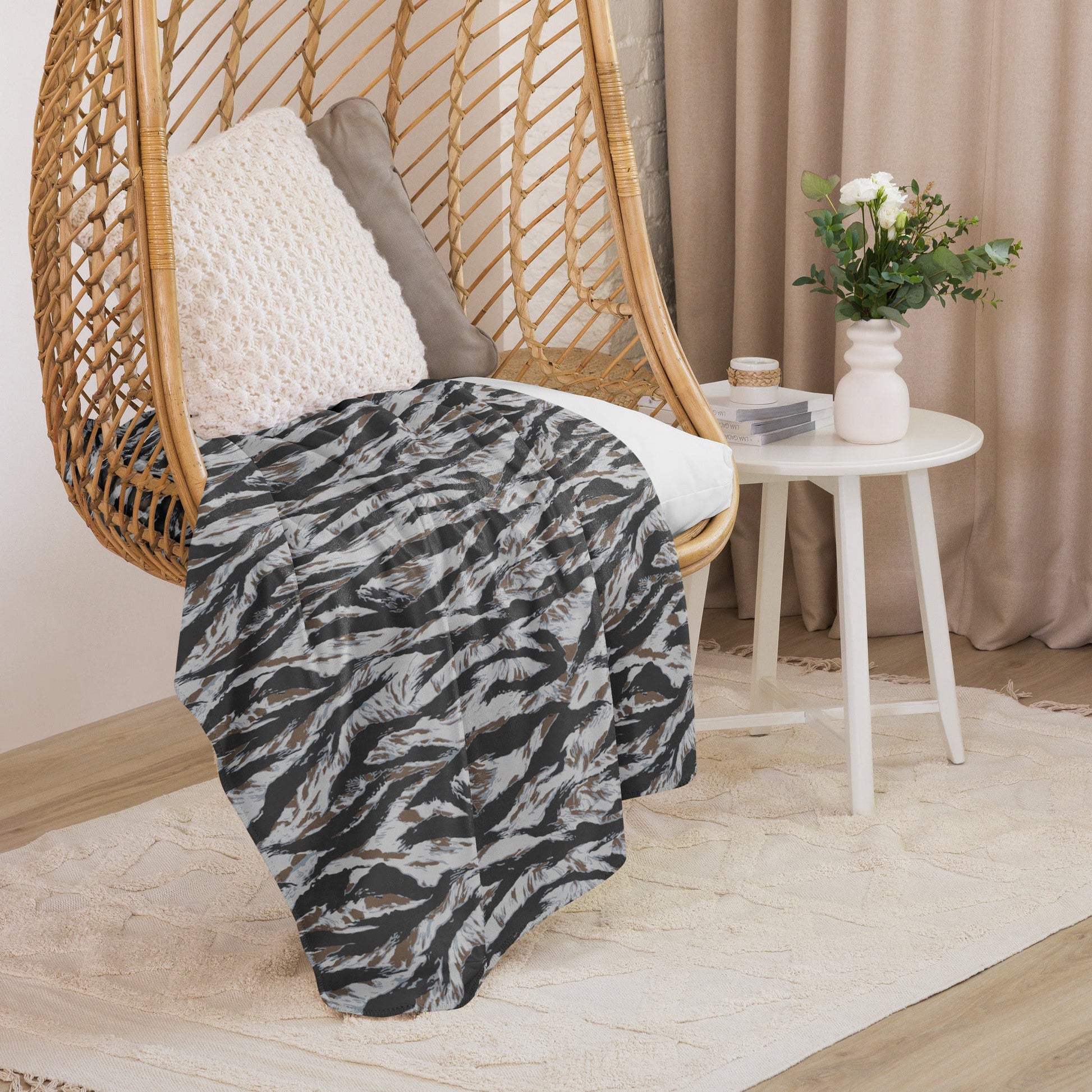 American Tiger Stripe Frostbite CAMO Sherpa blanket - Blankets