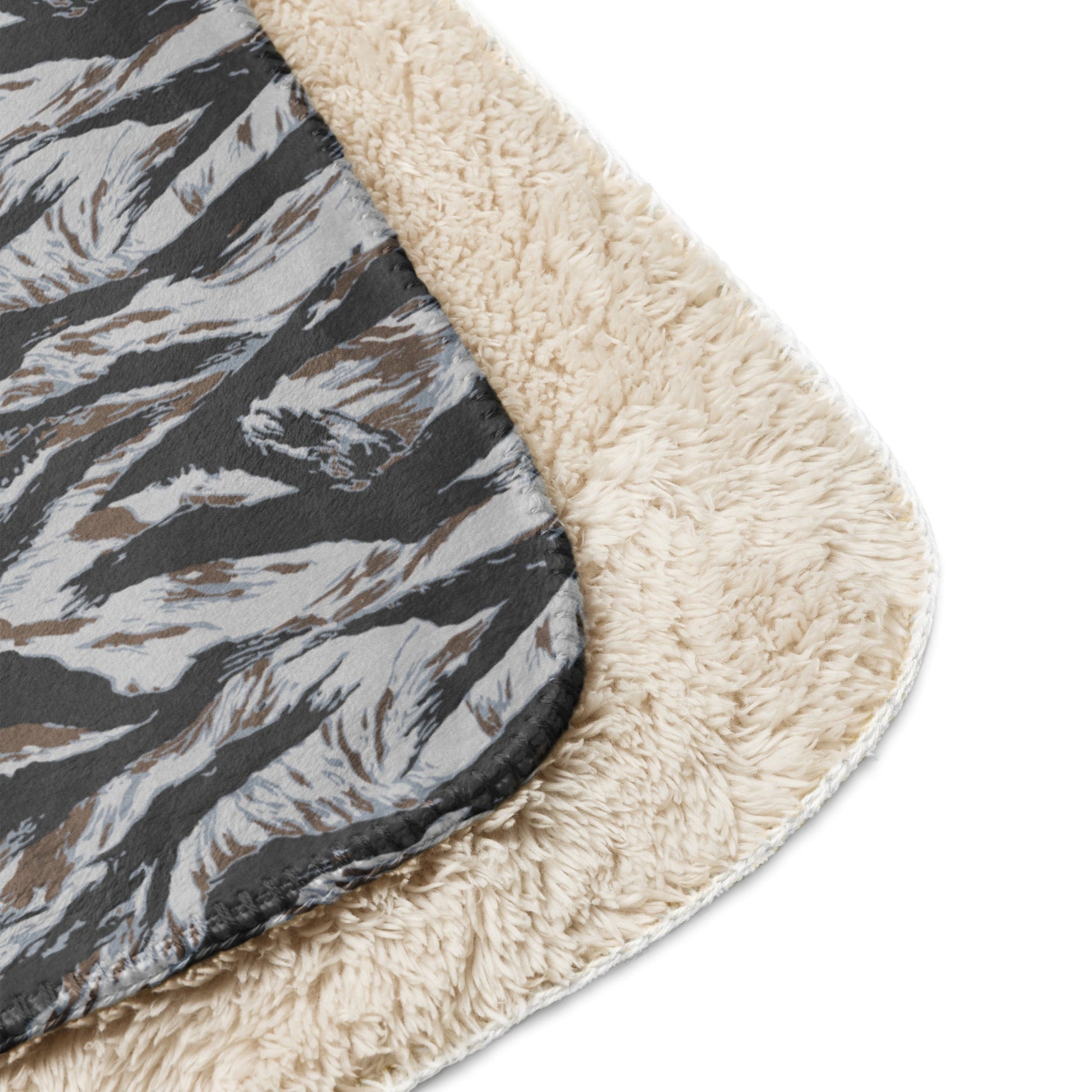 American Tiger Stripe Frostbite CAMO Sherpa blanket - Blankets