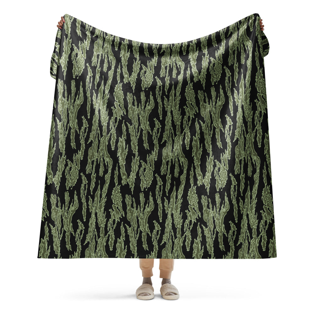 American Tiger Stripe Highland Jungle CAMO Sherpa blanket - 60″×80″ - Blanket