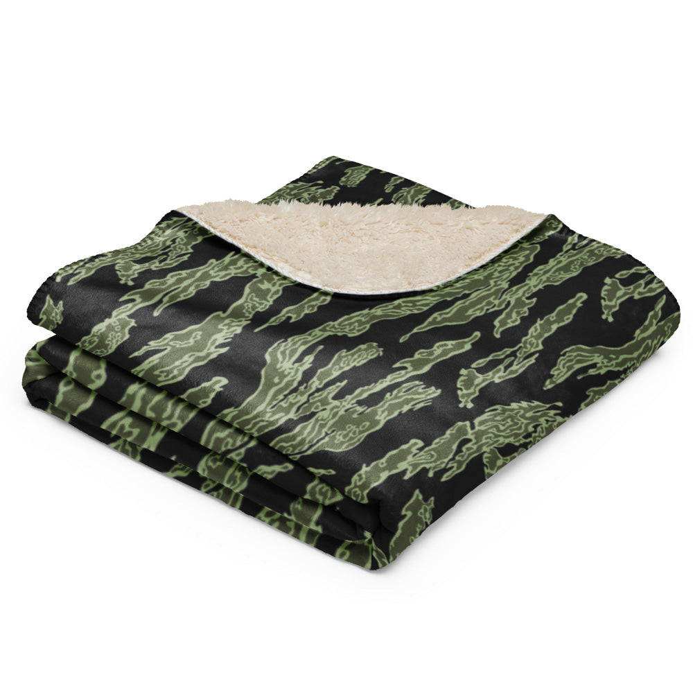 American Tiger Stripe Highland Jungle CAMO Sherpa blanket - Blanket