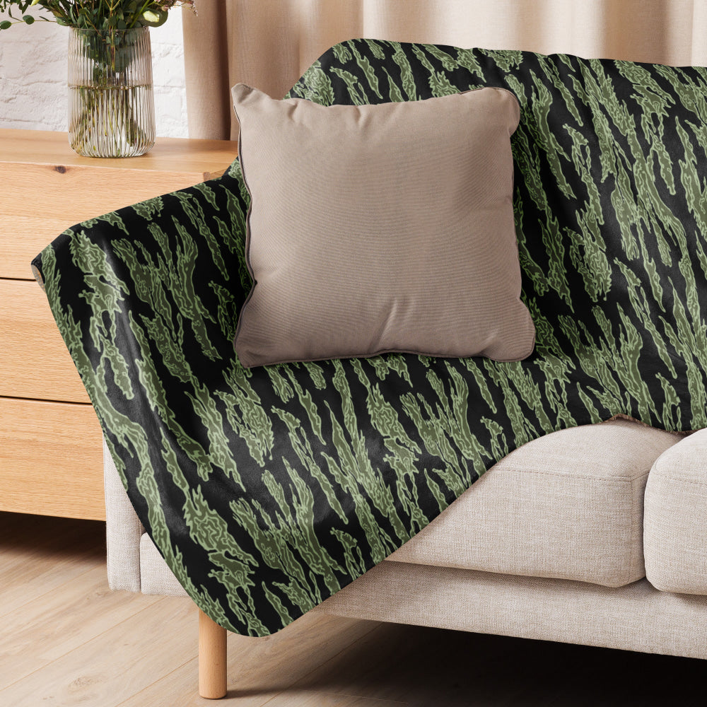 American Tiger Stripe Highland Jungle CAMO Sherpa blanket - Blanket