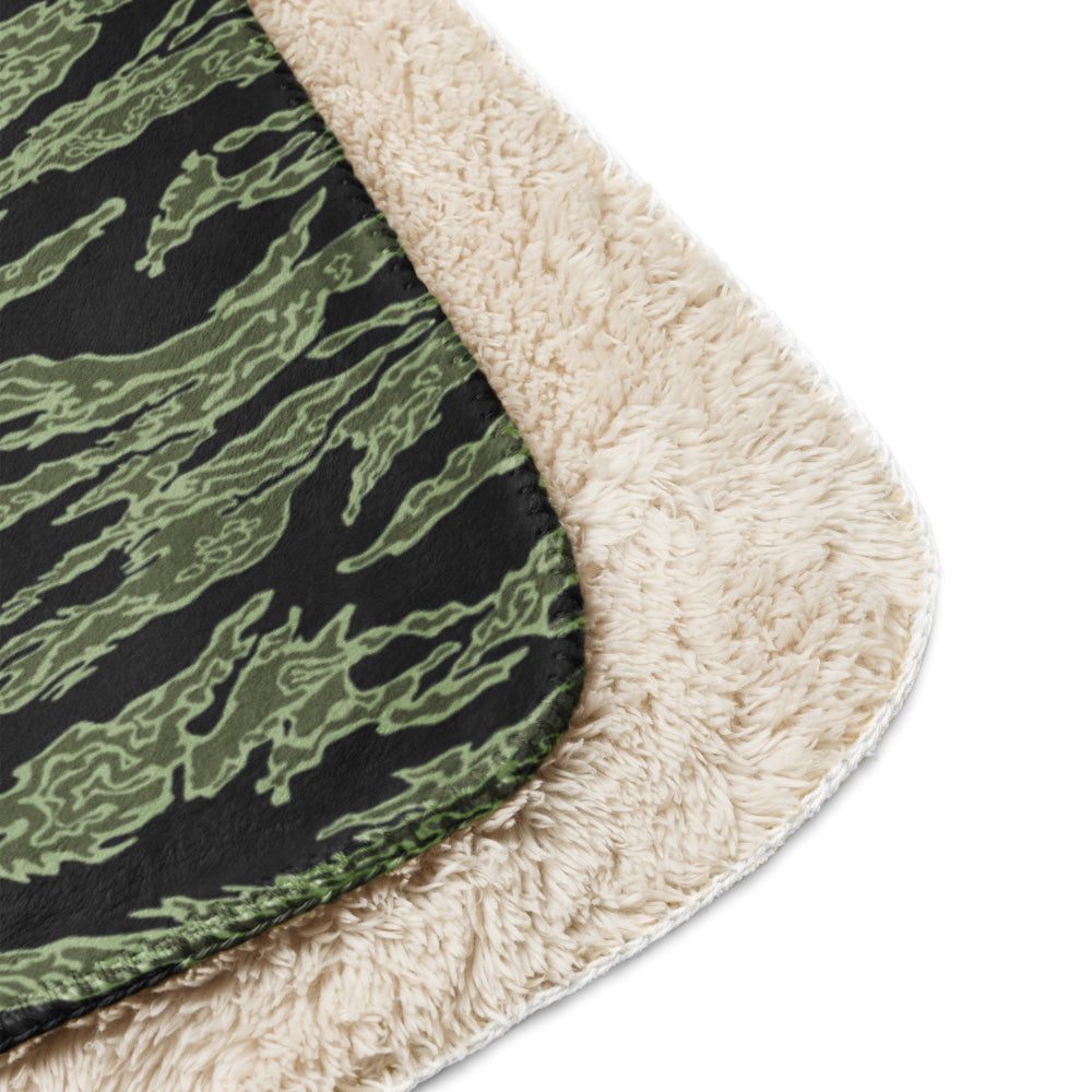 American Tiger Stripe Highland Jungle CAMO Sherpa blanket - Blanket