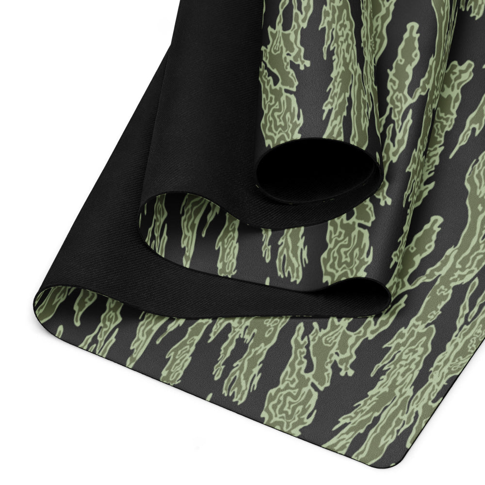 American Tiger Stripe Highland Jungle CAMO Yoga mat - Mat