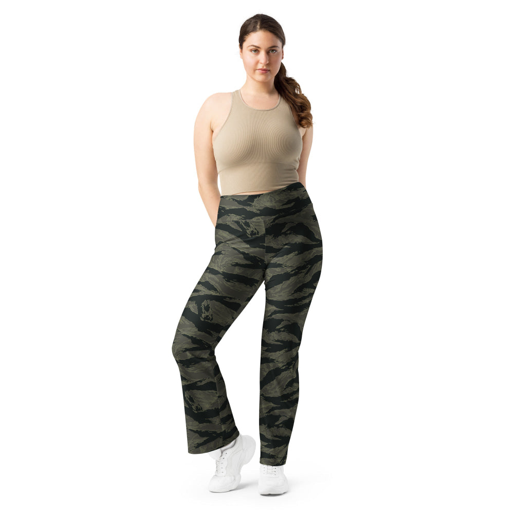 American Tiger Stripe Highland Triple Canopy CAMO Flare leggings - 2XS - Womens Leggings