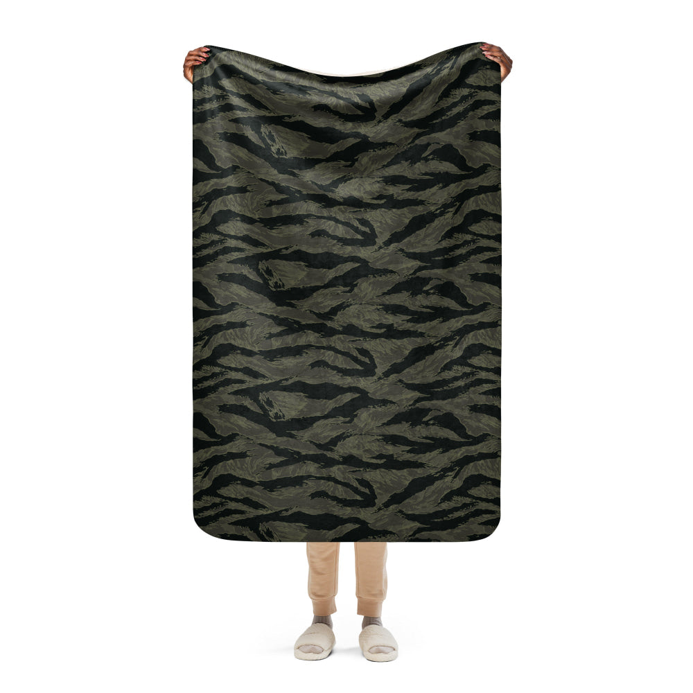 American Tiger Stripe Highland Triple Canopy CAMO Sherpa blanket - 37″×57″ - Blanket