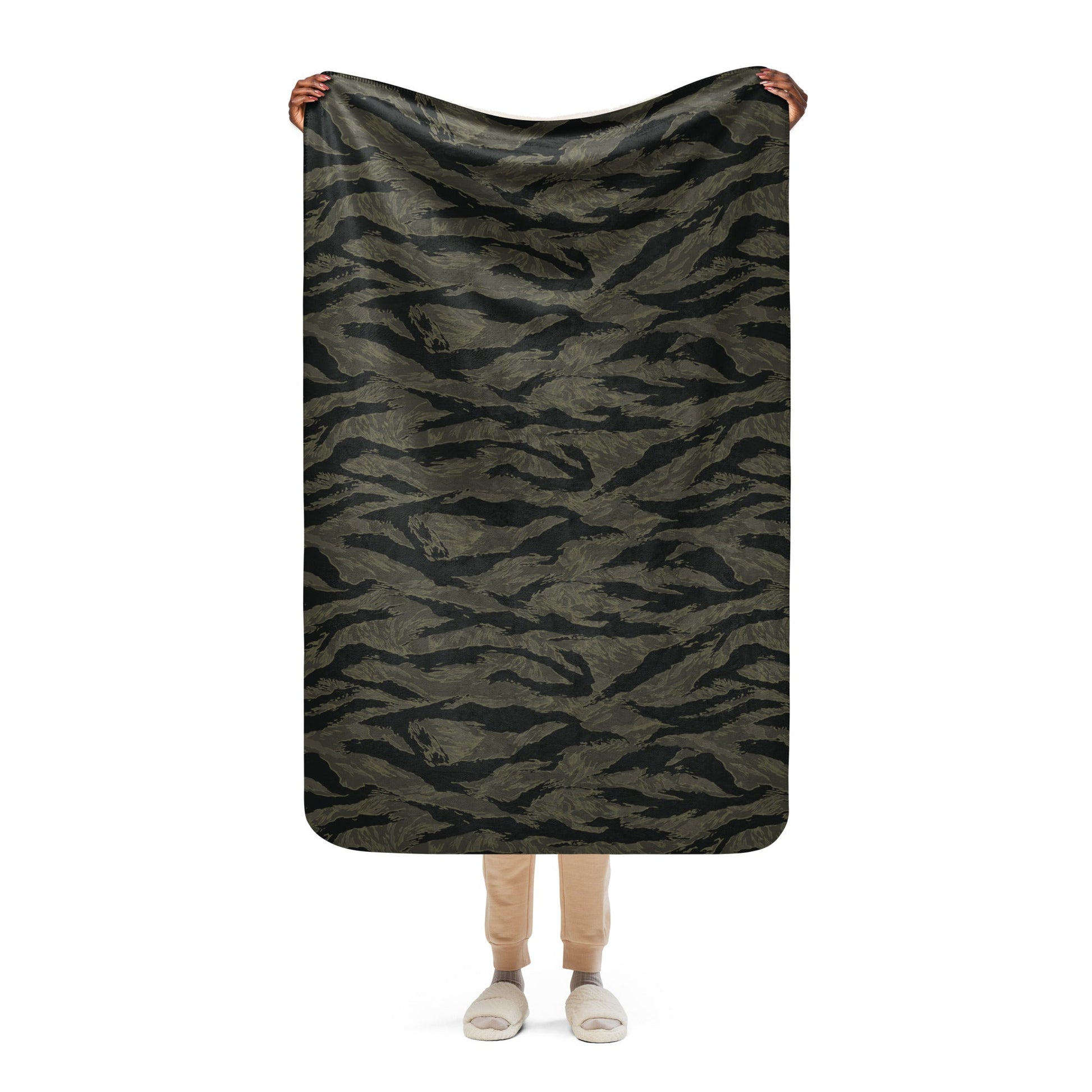 American Tiger Stripe Highland Triple Canopy CAMO Sherpa blanket - 37″×57″ - Blanket