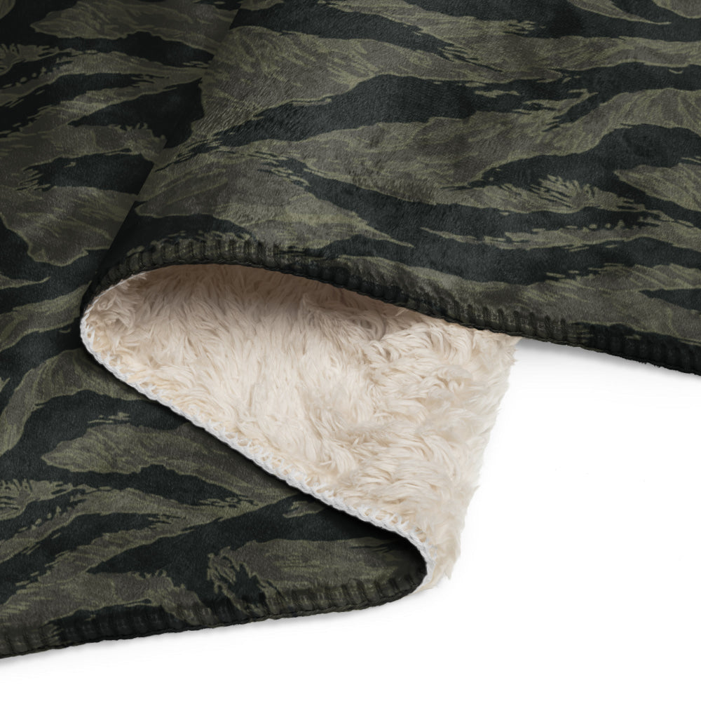 American Tiger Stripe Highland Triple Canopy CAMO Sherpa blanket - Blanket