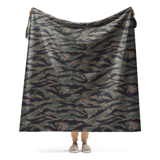 American Tiger Stripe MARPAT Woodland CAMO Sherpa blanket - 60″×80″ - Blanket