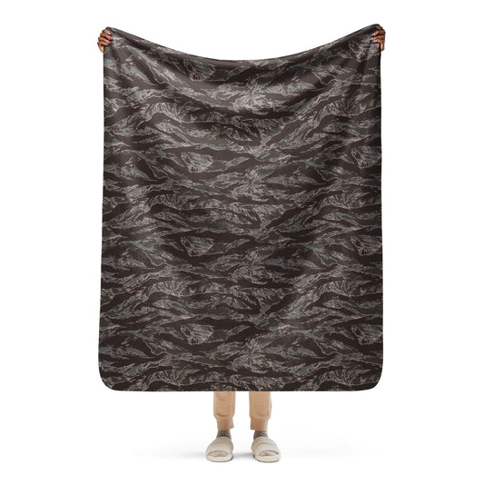 American Tiger Stripe Metro CAMO Sherpa blanket - 50″×60″ - Blanket