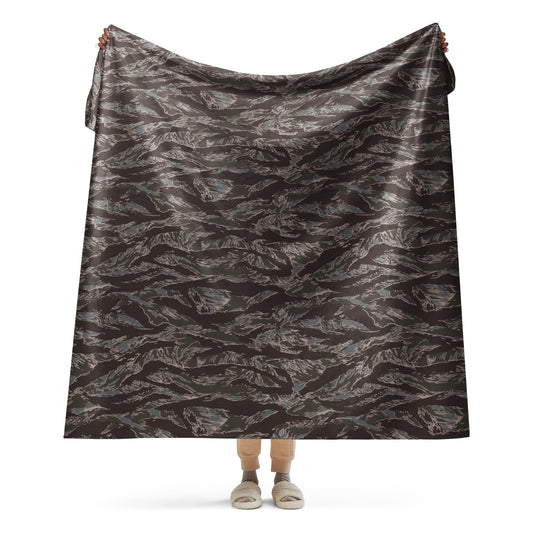 American Tiger Stripe Metro CAMO Sherpa blanket - 60″×80″ - Blanket