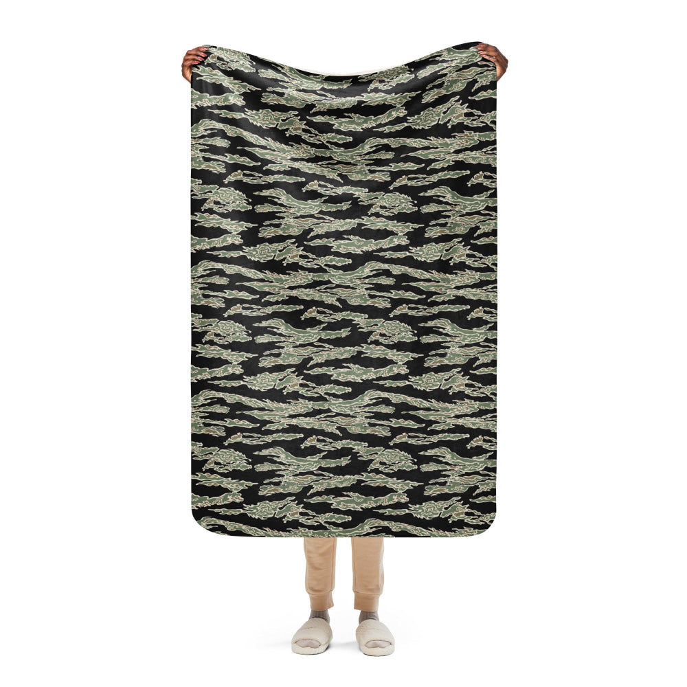 American Tiger Stripe OPFOR Sparse CAMO Sherpa blanket - 37″×57″ - Blanket