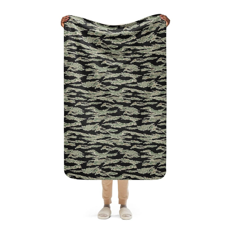 American Tiger Stripe OPFOR Sparse CAMO Sherpa blanket - 37″×57″