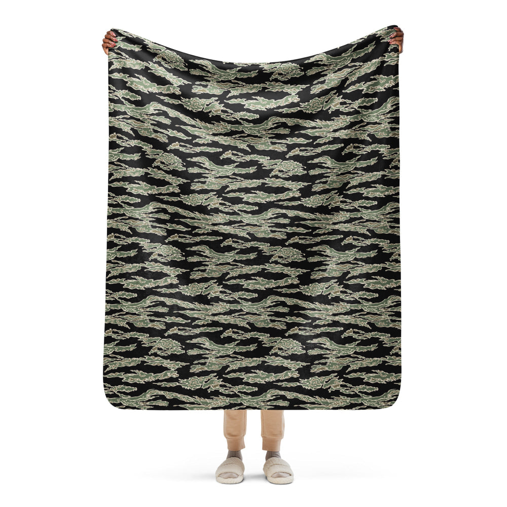 American Tiger Stripe OPFOR Sparse CAMO Sherpa blanket - 50″×60″ - Blanket