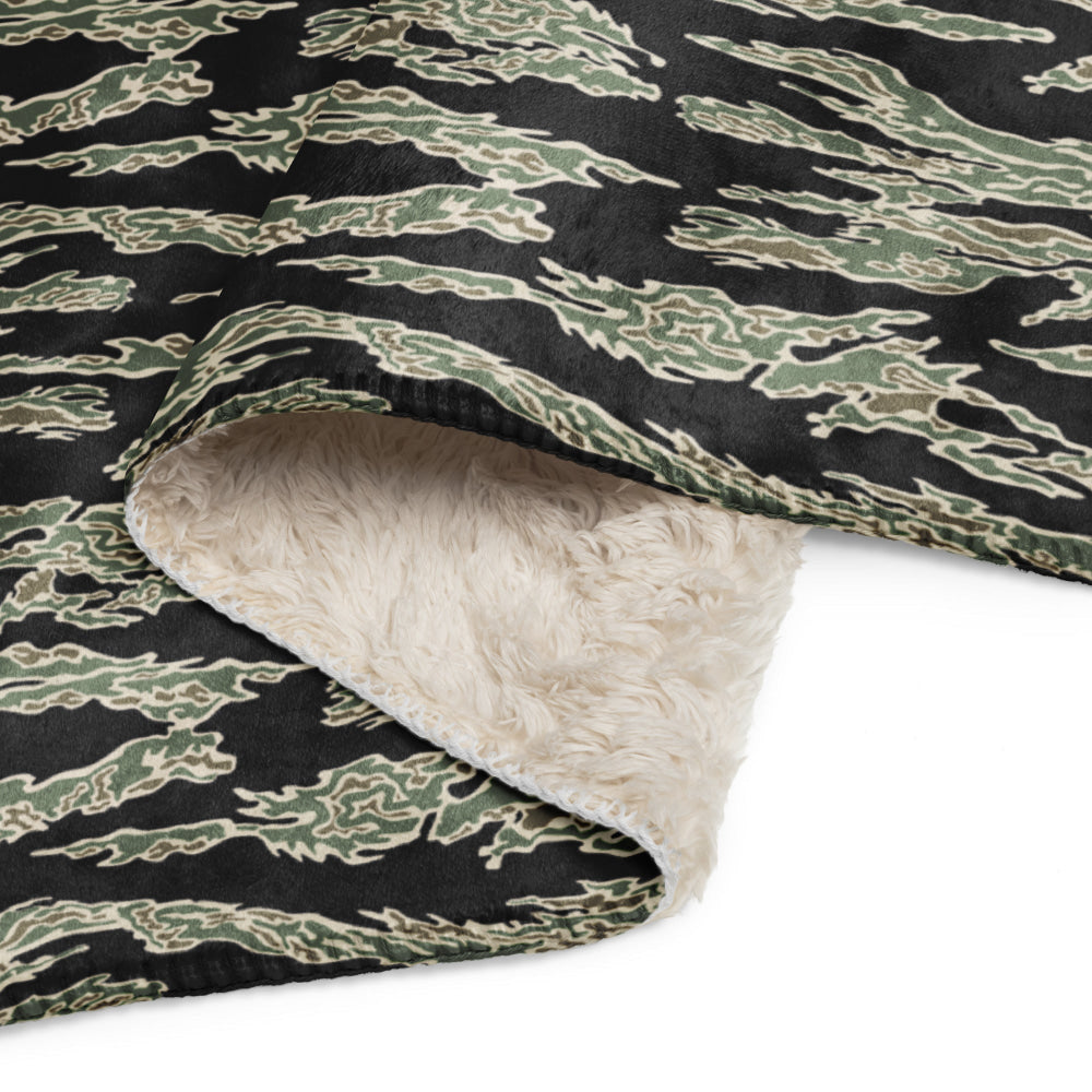 American Tiger Stripe OPFOR Sparse CAMO Sherpa blanket - Blanket