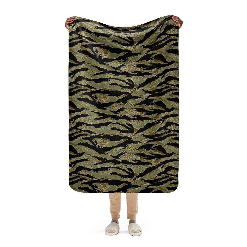 American Tiger Stripe Sparse John Wayne CAMO Sherpa blanket - 37″×57″ - Blanket