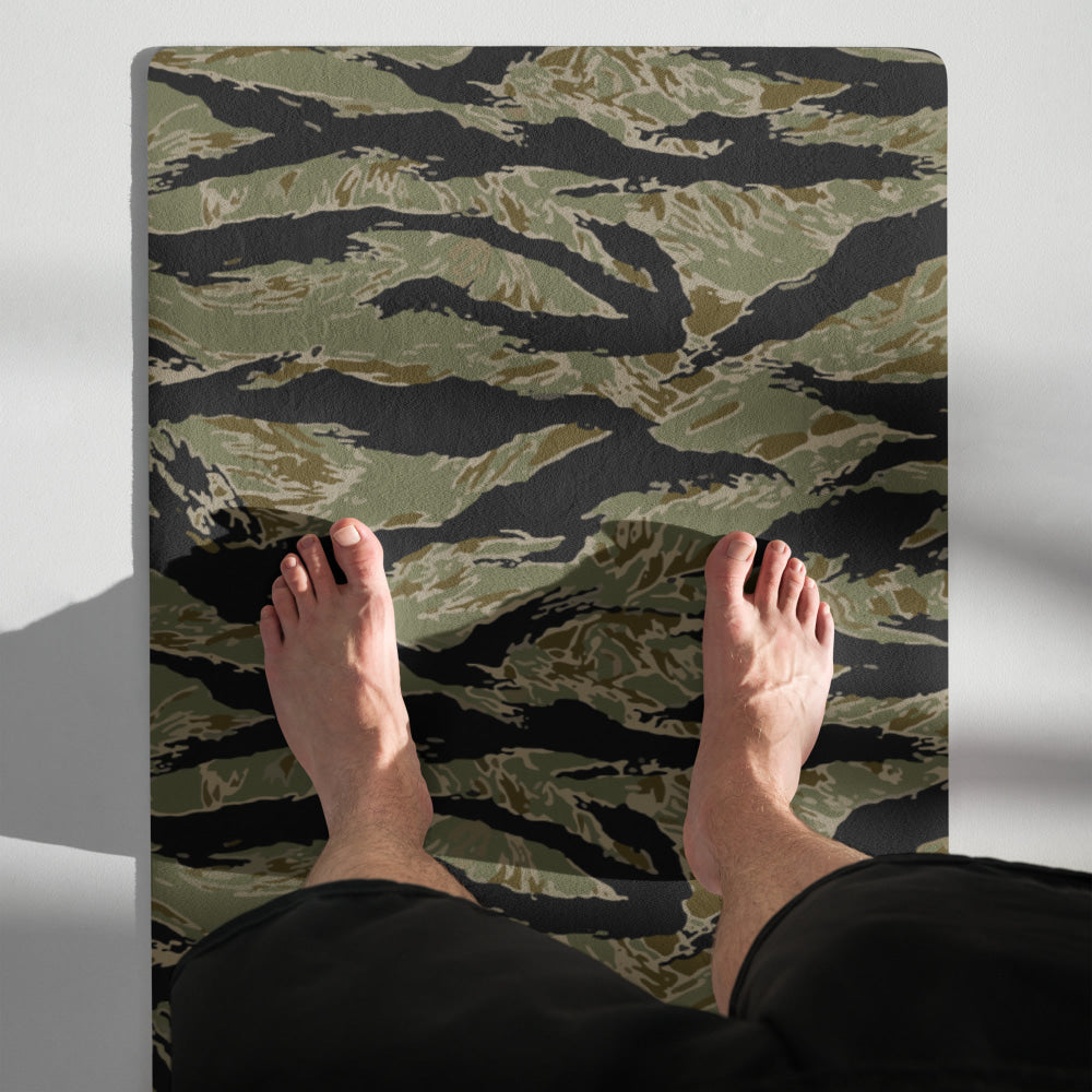 American Tiger Stripe Sparse John Wayne CAMO Yoga mat - Mat