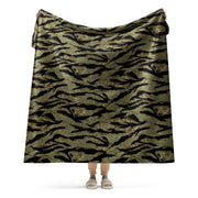 Tiger Stripe Special Forces Advisor Sparse CAMO Sherpa Blanket - 60″×80″