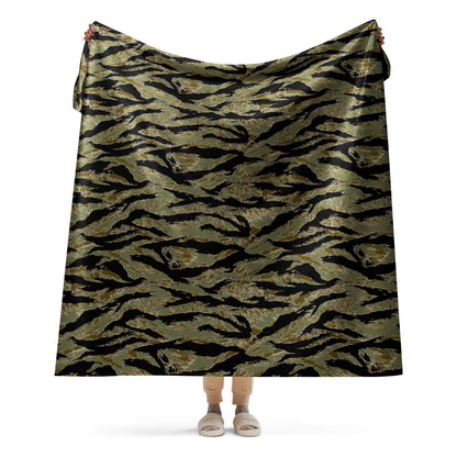 American Tiger Stripe Special Forces Advisor Sparse CAMO Sherpa blanket - 60″×80″ - Blanket