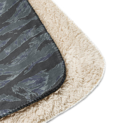 American Tiger Stripe Urban Ghost CAMO Sherpa blanket - Blankets