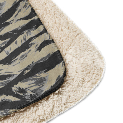 American Tiger Stripe Urban Rubble CAMO Sherpa blanket - Blankets