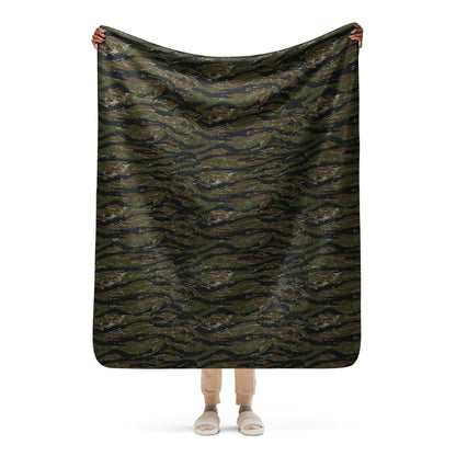 American Tiger Stripe Vintage Advisor Vietnam CAMO Sherpa blanket - 50″×60″ - Blankets