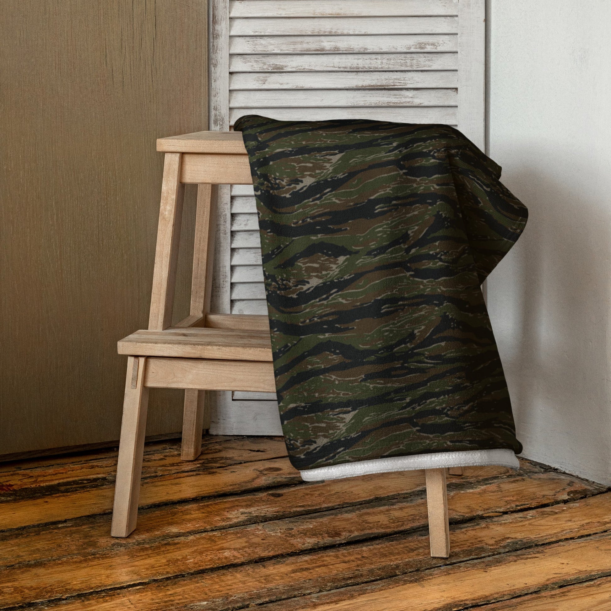 American Tiger Stripe Vintage Advisor Vietnam CAMO Towel