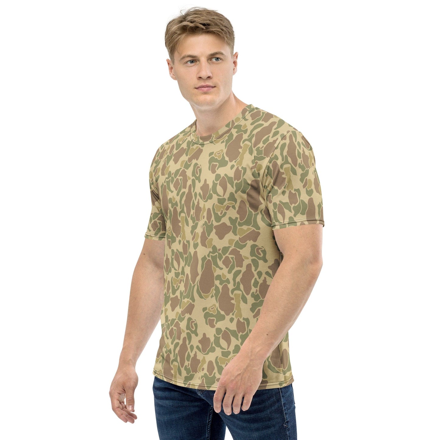 American WW2 M1942 Frog Skin Beach CAMO Men’s T-shirt - Mens T-Shirt