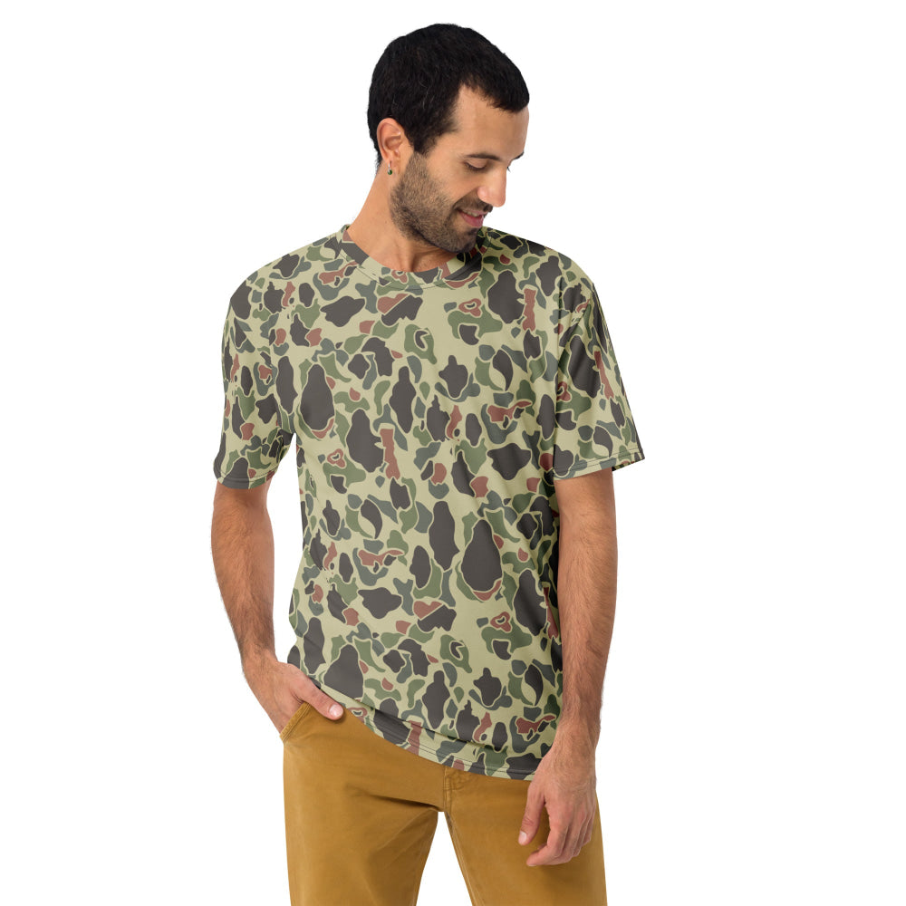 American WW2 M1942 Frog Skin Jungle Faded CAMO Men’s t-shirt - Mens T-Shirt