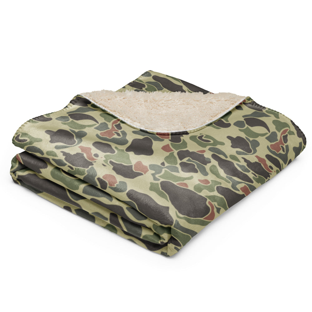 American WW2 M1942 Frog Skin Jungle Faded CAMO Sherpa blanket - Blanket