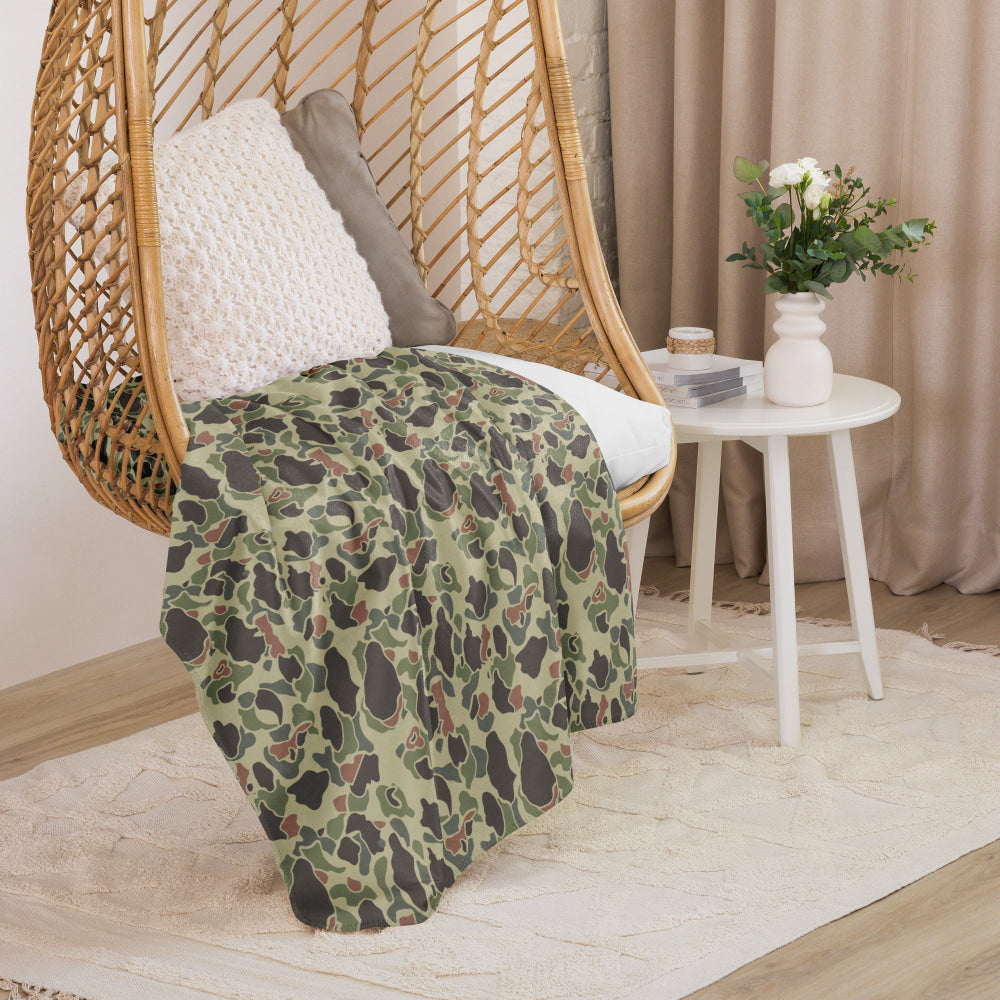 American WW2 M1942 Frog Skin Jungle Faded CAMO Sherpa blanket - Blanket