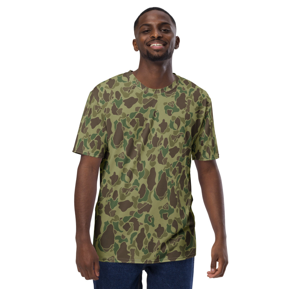 American WW2 M1942 Frog Skin Jungle CAMO Men’s T-shirt - Mens T-Shirt