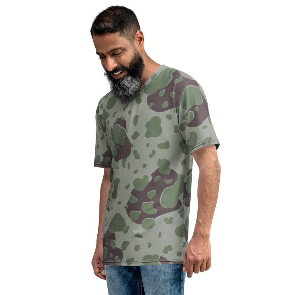 American WW2 MacLaren Experimental CAMO Men’s t-shirt - Mens T-Shirt