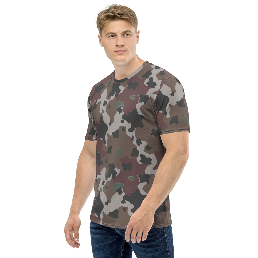 American WW2 Marine Experimental CAMO Men’s t-shirt - Mens T-Shirt