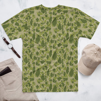 American WW2 Parachute CAMO Men’s T-shirt - Mens T-Shirt