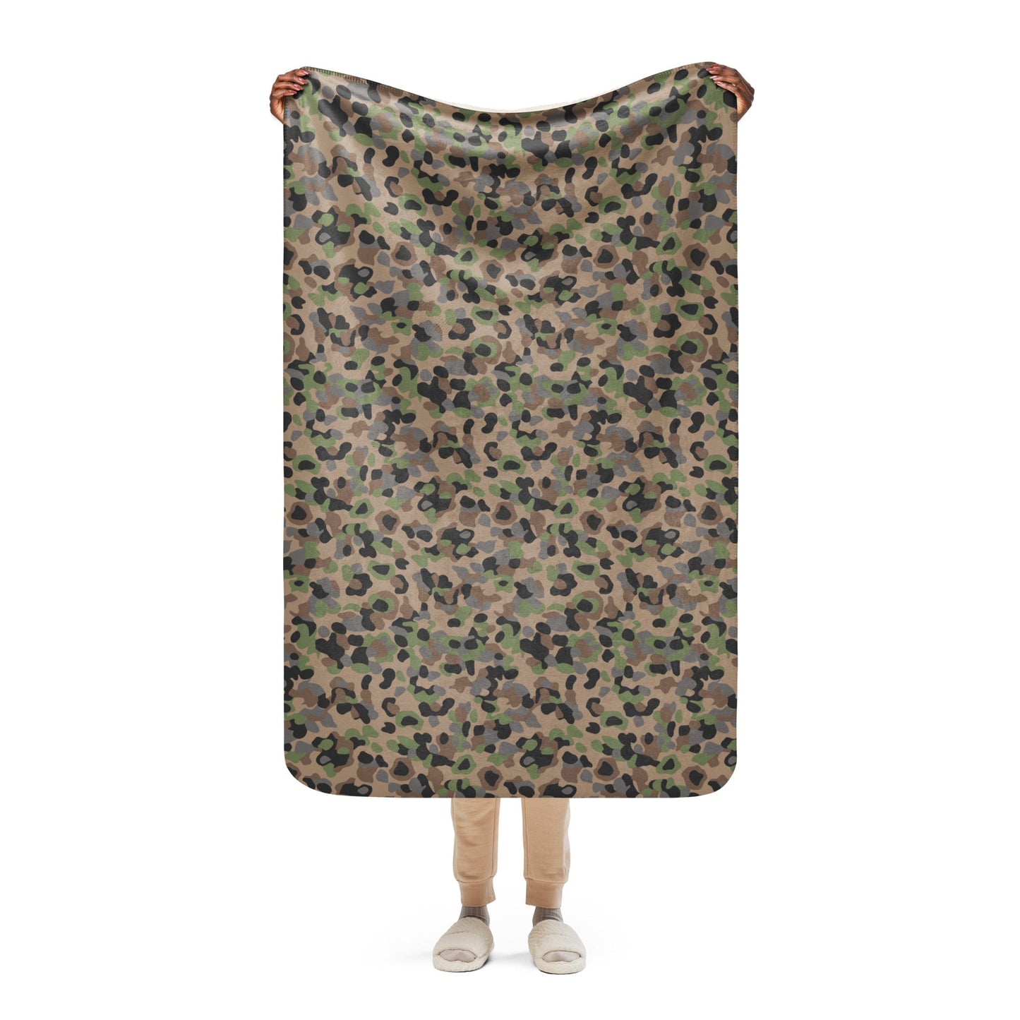 Austrian Pea Dot Erbsenmuster K4 CAMO Sherpa blanket - 37″×57″ - Blankets